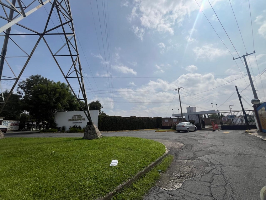 Terrenos en Fraccionamiento Santa Cruz Guadalupe Poniente