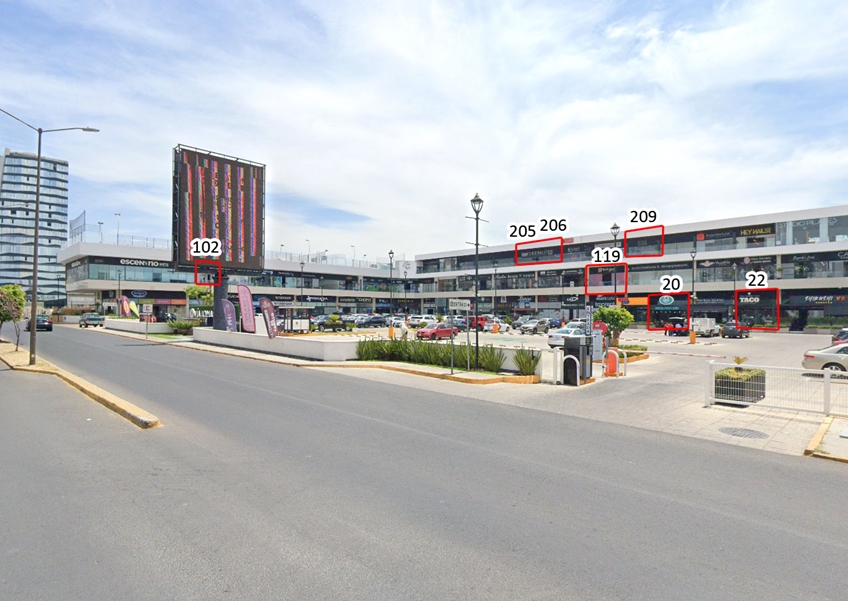 Plaza Vía Lomas - Locales en Renta