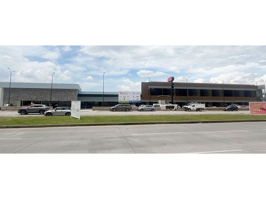 Plaza Paseo Cascadas