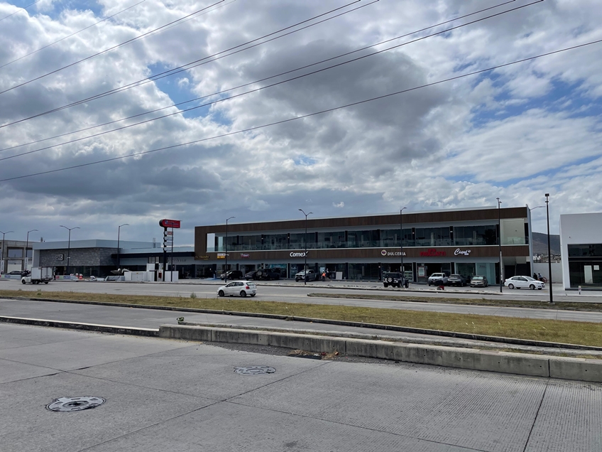 Plaza Paseo Cascadas