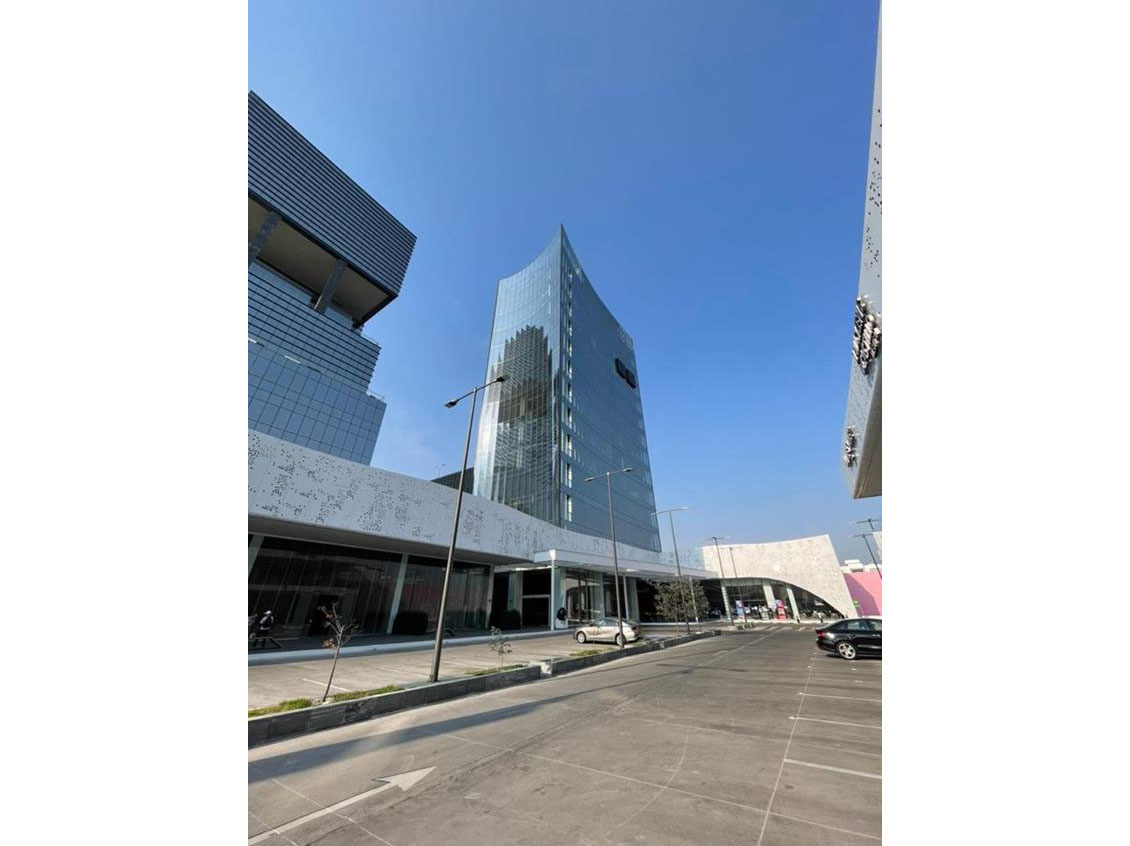 KOMPLEX - Oficina en nivel 8 - Renta