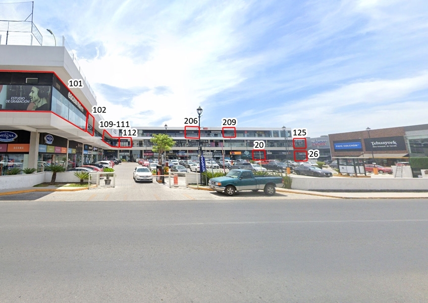 Plaza Vía Lomas - Locales en Renta